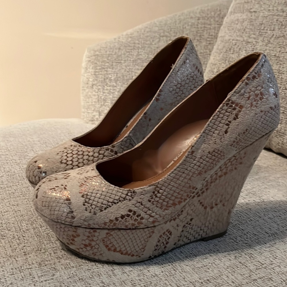 Typo Z Platform Shoes